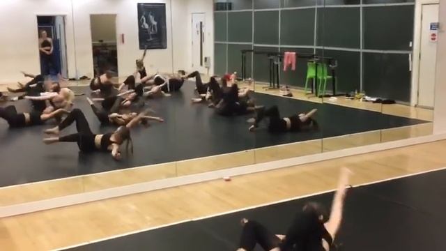 Full Contemporary Warm Up смотреть онлайн