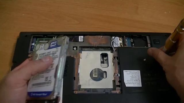 Замена HDD в Lenovo V570 смотреть онлайн