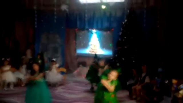 Танец" Маленькая Ёлочка" смотреть онлайн