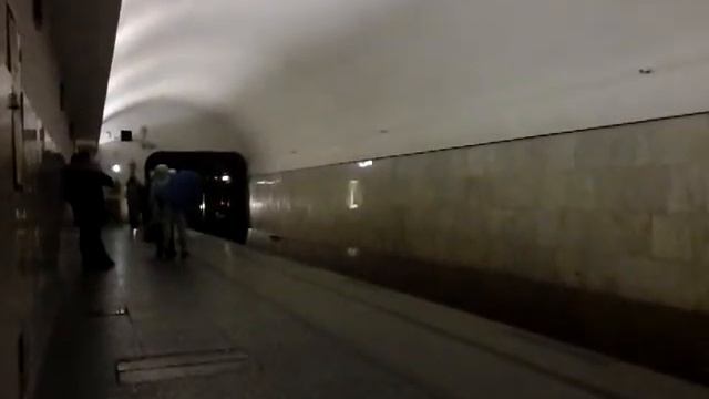 Станция "Третьяковская" Московского метро смотреть онлайн