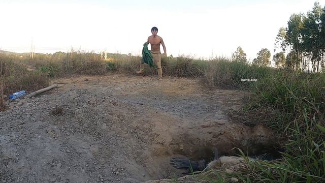 Brave Boy Saves Boy From Monsters And Snakes In The Cave | survival king смотреть онлайн
