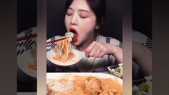 ?КИТАЙЦЫ ЕДЯТ НА КАМЕРУ ? смотреть онлайн