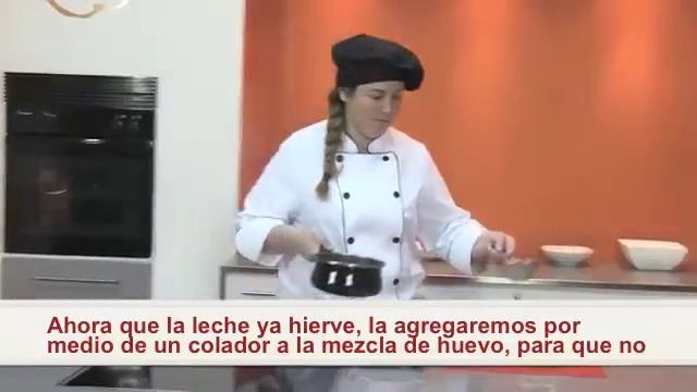 Как готовить десерт КРЕМА КАТАЛАНА. РЕЦЕПТ - Crema Catalana - с субтитрами - Video Explicativo 11.