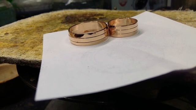 Стильные обручальные кольца, ручная работа. Stylish wedding rings, handmade. Gold. смотреть онлайн