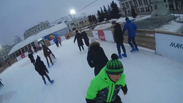 Каток в Калуге на площади Старый торг. Бесплатно для всех желающих! 2023г.Прокат коньков бесплатно! смотреть онлайн