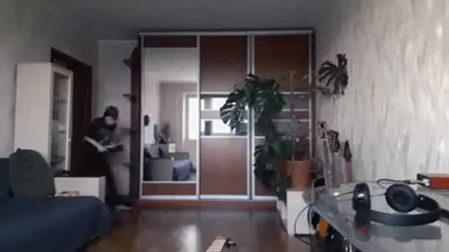 Когда идет звуковая наводка во время эфира... смотреть онлайн