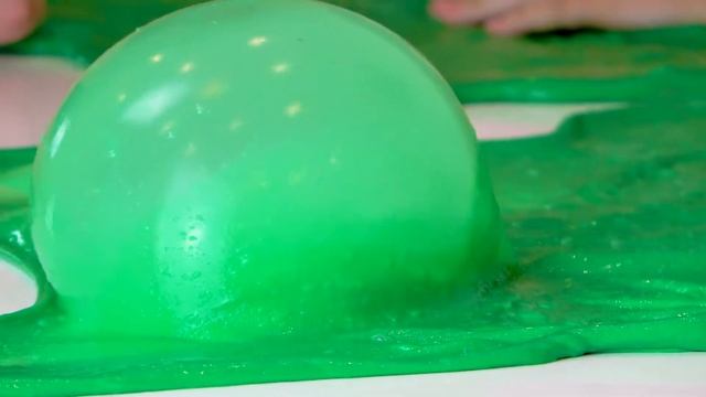 Слаймы своими руками - дети играют и делают их смотреть онлайн