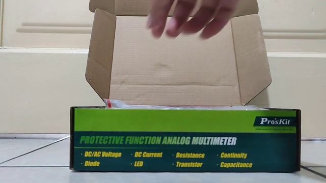 Unboxing The Pro'sKit Protective Function Analog Multimeter.