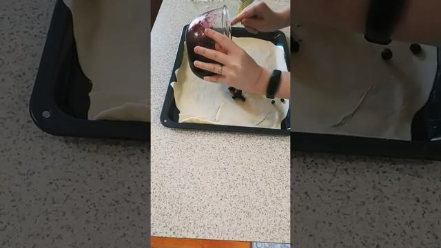 Очень простой и вкусный рецепт! Ягодный пирог из слоеного теста. ? смотреть онлайн