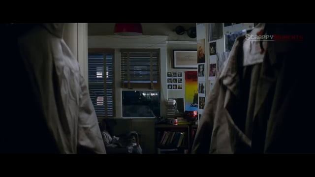 Человек Паук следит за Гвен Стейси. Новый Человек-паук: Высокое напряжение (2014) смотреть онлайн