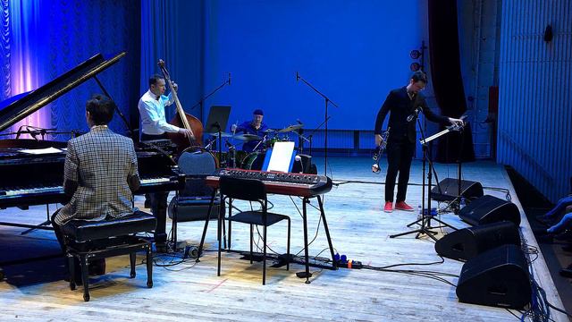 Alexsey Kuznetsov & Roman Kvachiov & Home Trio смотреть онлайн