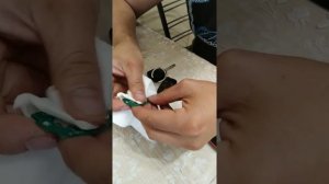 Как разобрать и заменить батарейку в брелоке от сигнализации