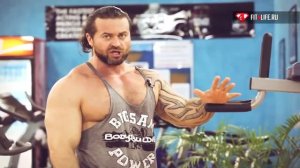 Как накачать трицепс отжиманиями на брусьях