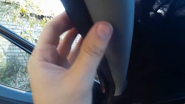 Демонтаж обшивки передних стоек.