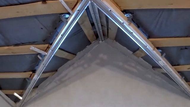 Монтаж натяжных потолков в мансарде частого дома-potolok-vh.ru смотреть онлайн