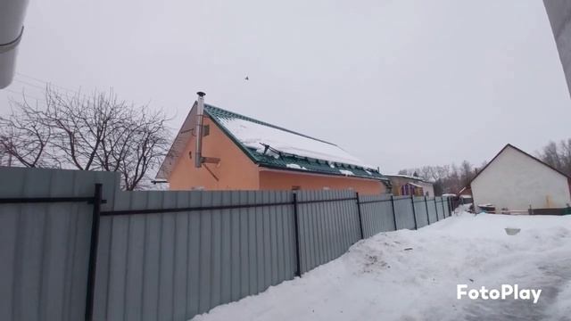 снег с крыши на забор. одно из решений проблемы. смотреть онлайн