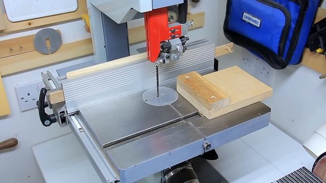 8x6 Tiny Workshop Tour - Much requested walk around of my 48 square feet of woodshop hacks смотреть онлайн