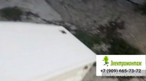 Демонтаж стиральной машинки при помощи кирпичей