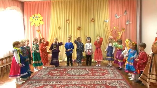 Песня «Осень, осень снова к нам пришла» на детском утреннике смотреть онлайн