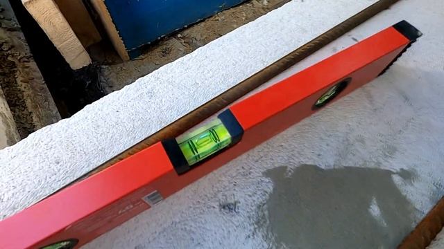 ГАРАЖ МЕЧТЫ. Положили первый ряд газоблока и армирование .