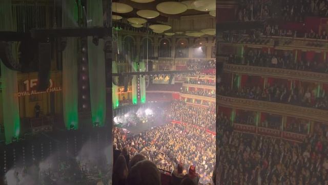 Feel - Robbie Williams live at the Royal Albert Hall 06.11.2022. #betterman #robbiewilliams #feel смотреть онлайн