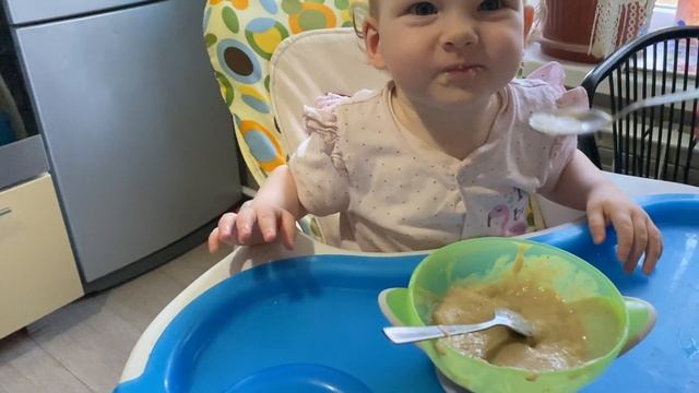 Учимся кушать самостоятельно!