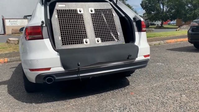 Audi A4 Avant 2016 Onwards Dog Crate Travel Crate смотреть онлайн