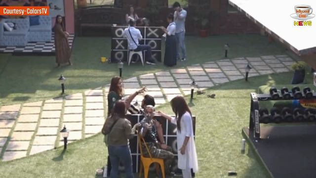 Bigg Boss 13 : Paras Chhabra Pushed Arti Singh, Arti Singh Was Badly Injured | Weekend Ka Vaar смотреть онлайн