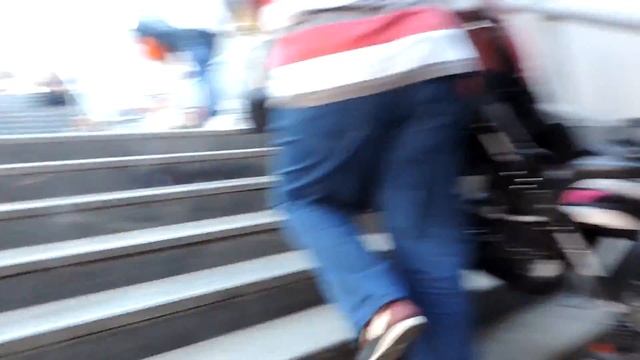 Стамбул. Эминёню. Подземный переход от набережной к Новой мечети смотреть онлайн