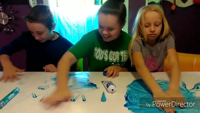 Crayola Finger Paint Soap/Crayola Body Wash Pen Review! #crayola смотреть онлайн