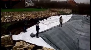 Пруд на склоне