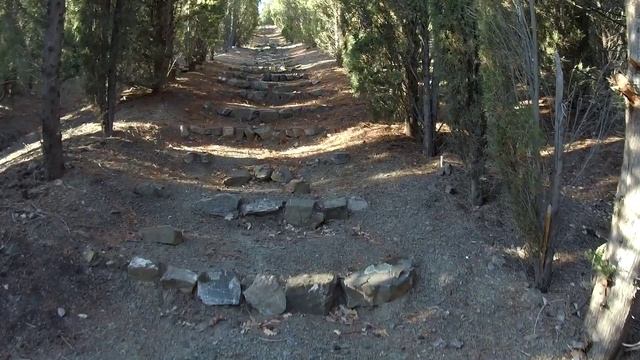 Крым. Прогулка по окрестностям Алушты. Разбазаренный пригород. Природа уничтожается смотреть онлайн