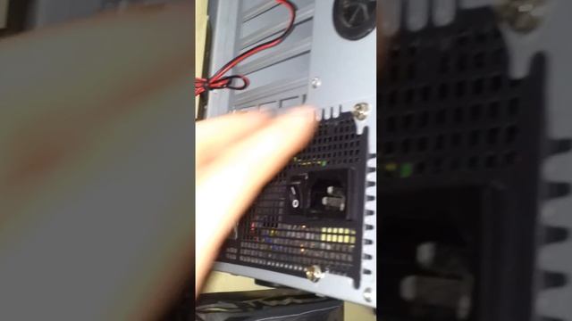 Step By Step - Building Your Own PC (Preparing the Case) смотреть онлайн