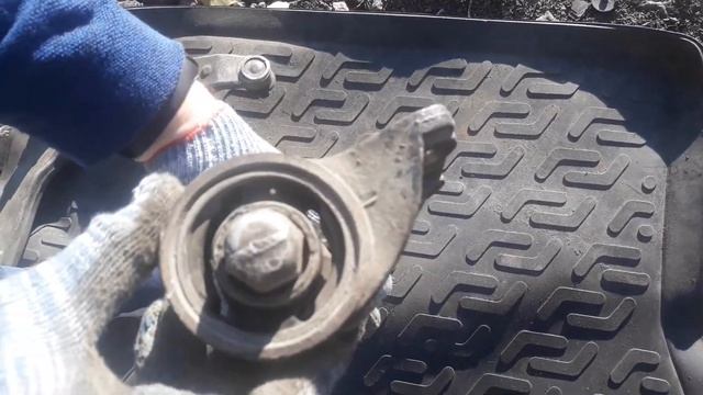 Рычаги передние на Rover 75 смотреть онлайн