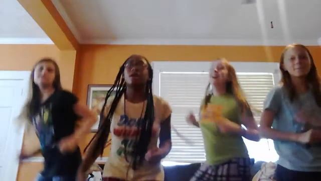 Squad Goals Lucky Star Dance смотреть онлайн