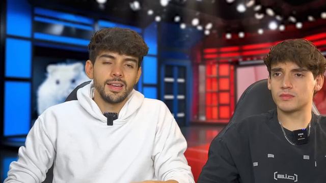 🩸Peligrosa Batalla de Hámsters en Laberinto Extremo que Construí🩸 смотреть онлайн