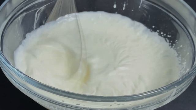 Schlagen Sie Kondensmilch Mit Erdbeeren Und Bananen Ein! NEUES Dessert, Das Auf Der Zunge Zergeht!