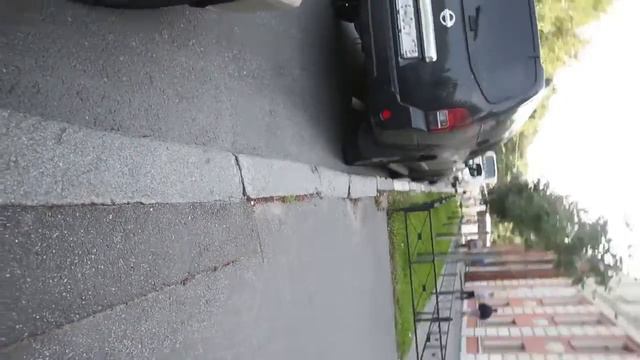 В России задержали девушку с плакатом "Я люблю свою жену смотреть онлайн