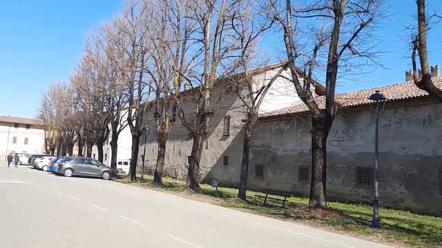 Объясните те,кто орёт проТо ,что скобы/стяжки что-тоСтягивают- зачем их доФига на разрушенныхСтенах смотреть онлайн