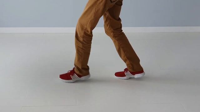 ТАНЦЕВАТЬ МОЖЕТ КАЖДЫЙ (KICK BACK JUMP) смотреть онлайн