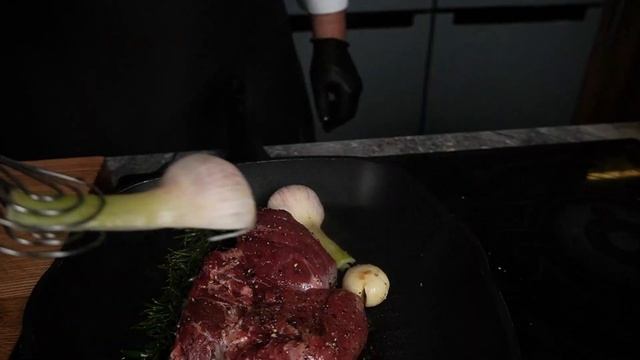 Король мясных блюд: стейк со сливовым соусом! смотреть онлайн