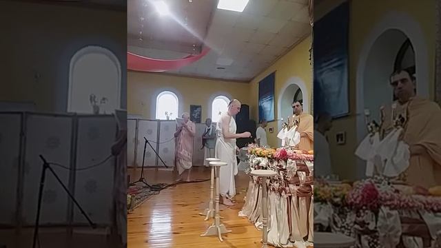 Служение на санскрите в праздник явления Господа в харьковском храме смотреть онлайн
