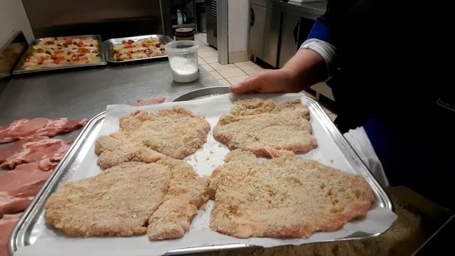 чуть левое ухо чуть не отъели? 2 вида мяса