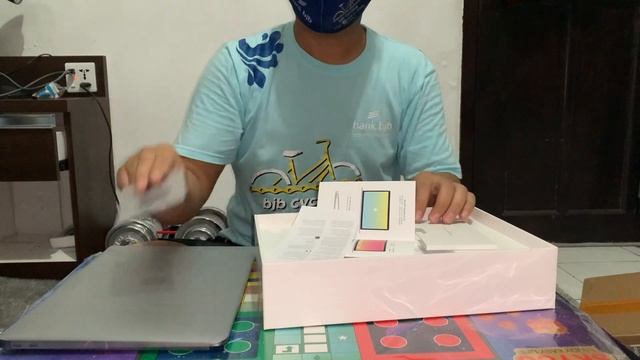 Unboxing Macbook Air M1 (2020) di 2024 смотреть онлайн