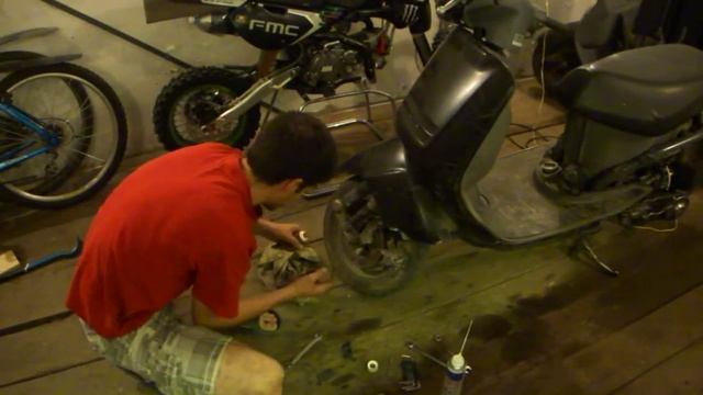 #2. Honda Lead 50. Передние тормоза. смотреть онлайн