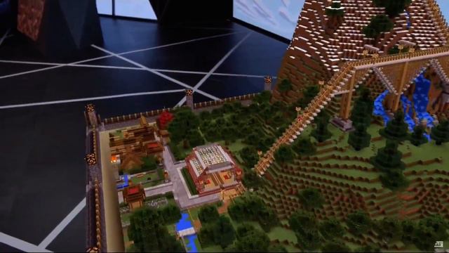 Playing Minecraft with the Microsoft HoloLens - E3 2015 Demo смотреть онлайн