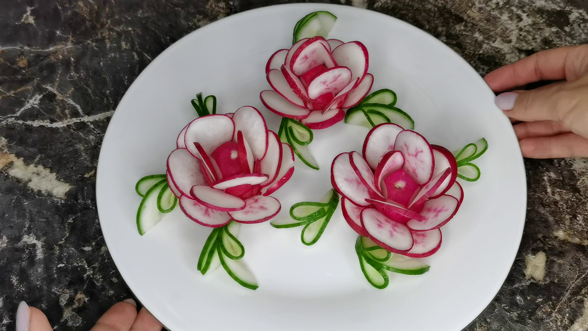 5 СУПЕР СПОСОБОВ Украшения Овощами на Праздничный стол. Как красиво нарезать Овощи смотреть онлайн