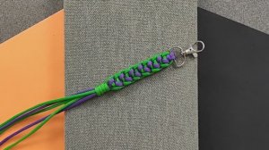 Брелок из паракорда