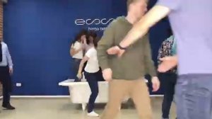 Прочность ванн из литьевого мрамора ESSE I 21 человек в ванне!