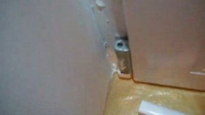 Регулировка пластиковой двери